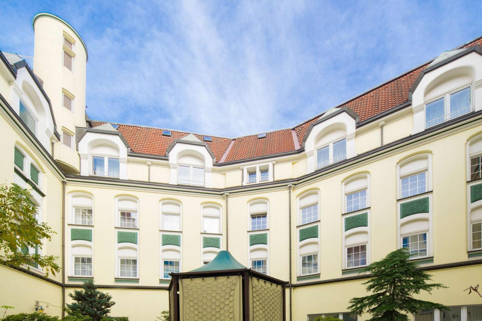 Hotel Essener Hof; Sure Collection By Western 4*